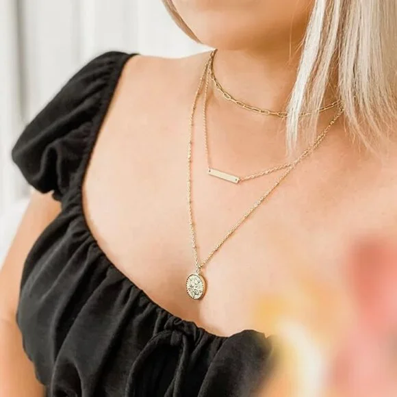 Layered Gold Chain Necklace Set - Picture 3 of 4